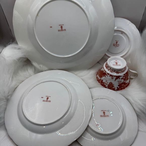 Royal Crown Derby "Red Aves" 5 piece place setting. 2 available. Dated XXX 1967. - Picture 8 of 10